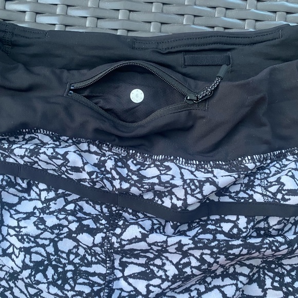 LULULEMON Speed Up Shorts print - Picture 2 of 2